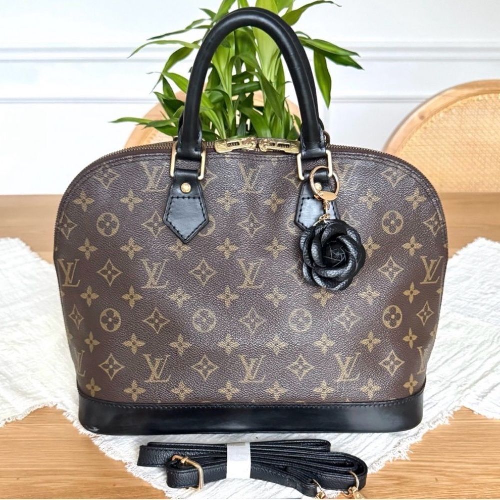 ✅AUTHENTIC✅LOUIS VUITTON ALMA PM
